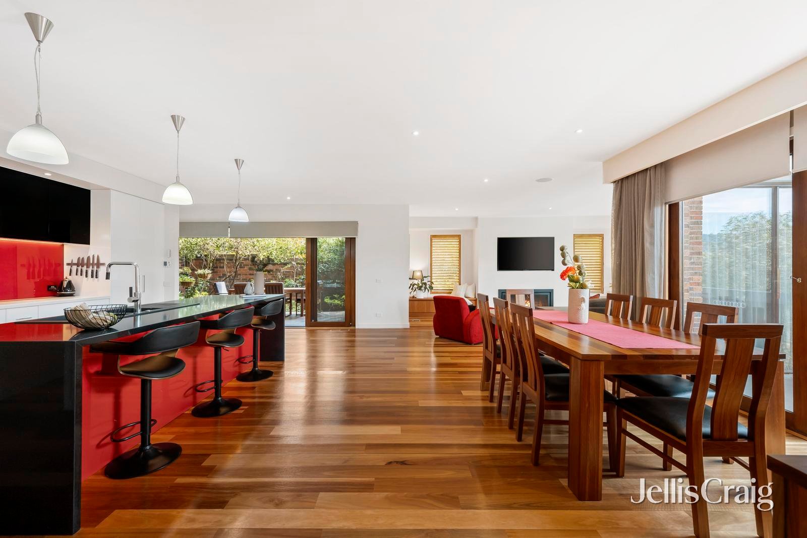 1 McPherson Drive, Croydon image 6