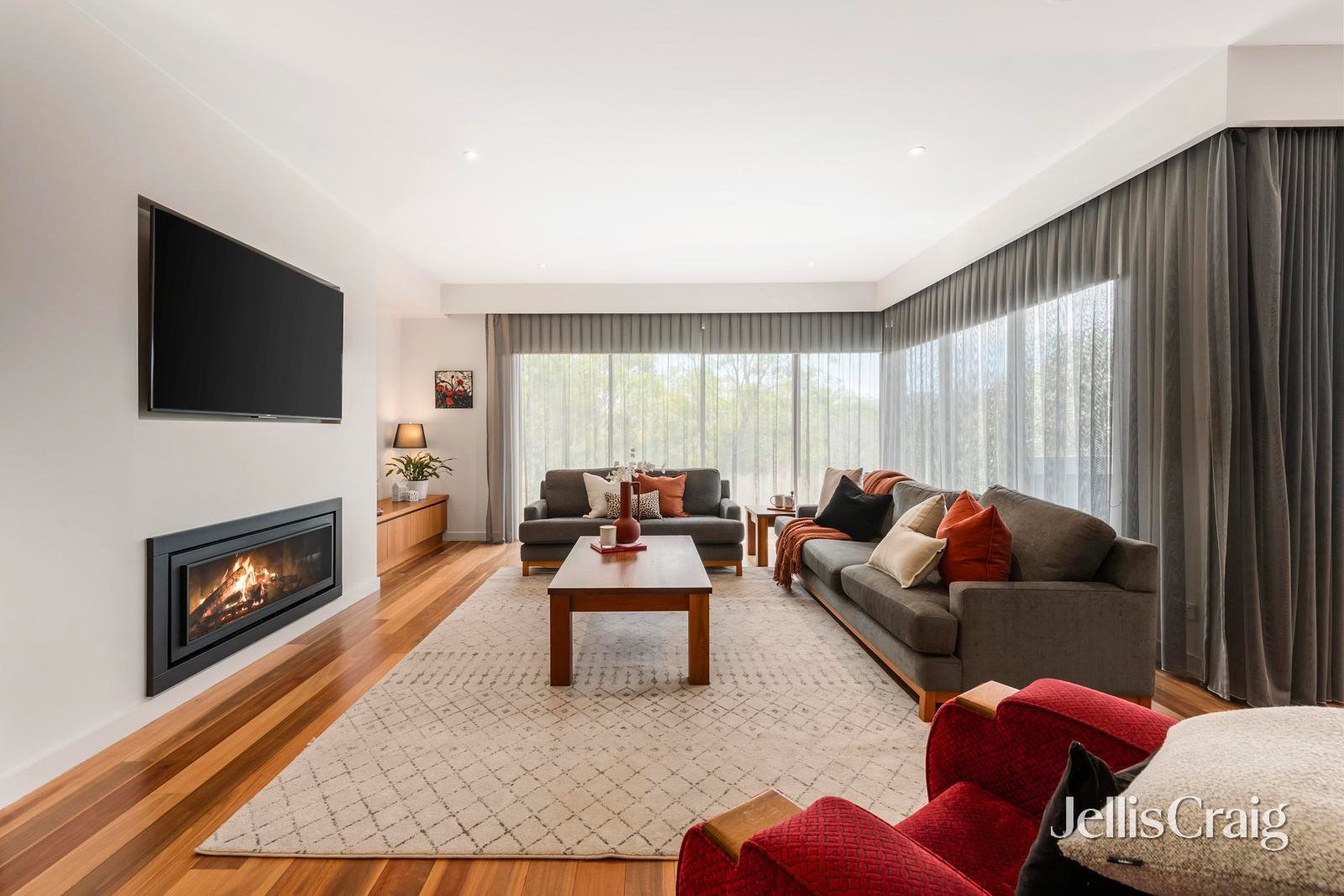 1 McPherson Drive, Croydon image 8