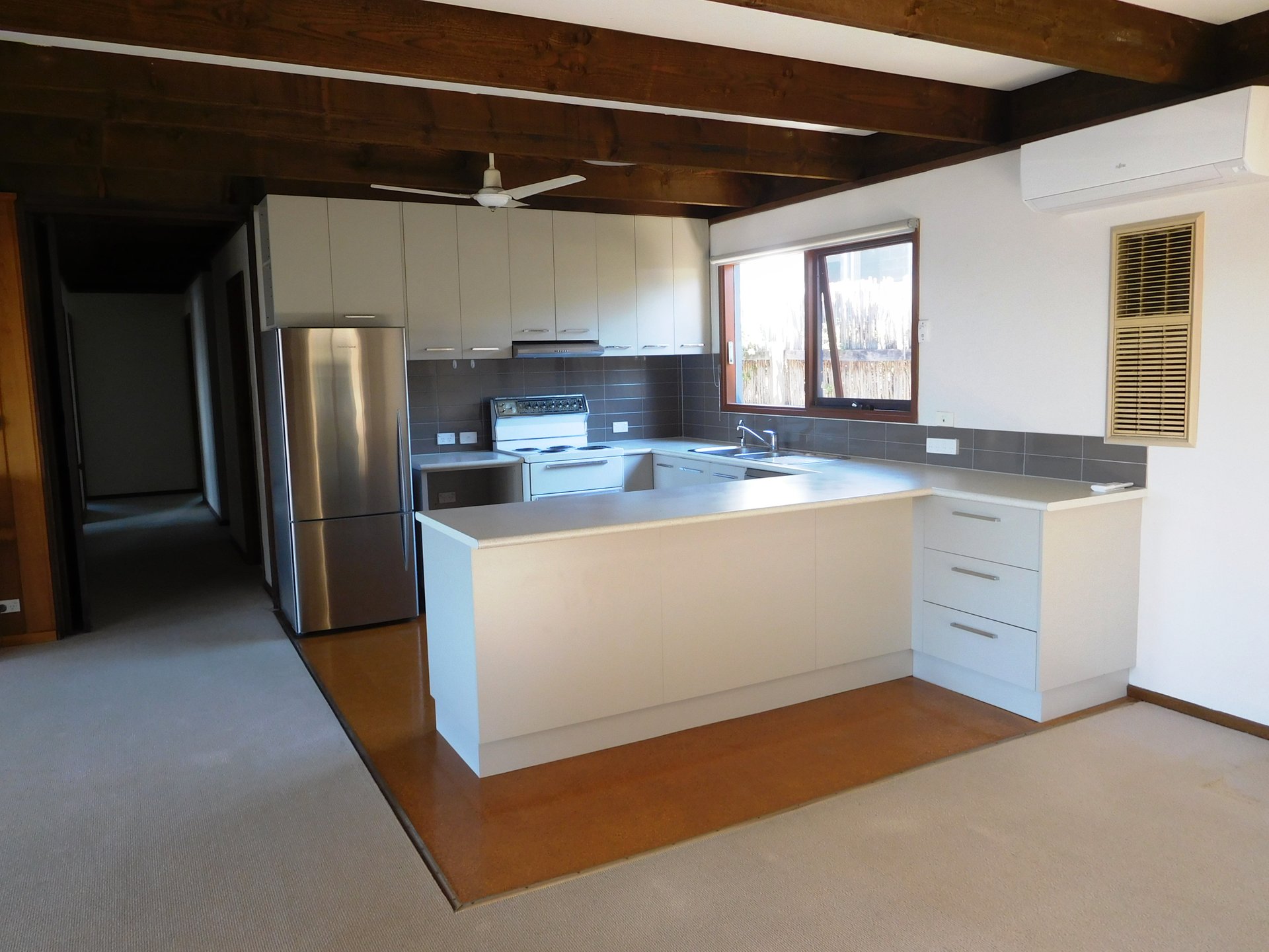 Property Gallery Thumbnail 3