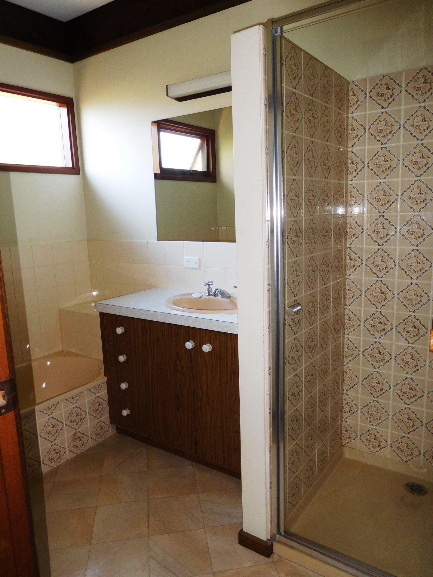 Property Gallery Thumbnail 4