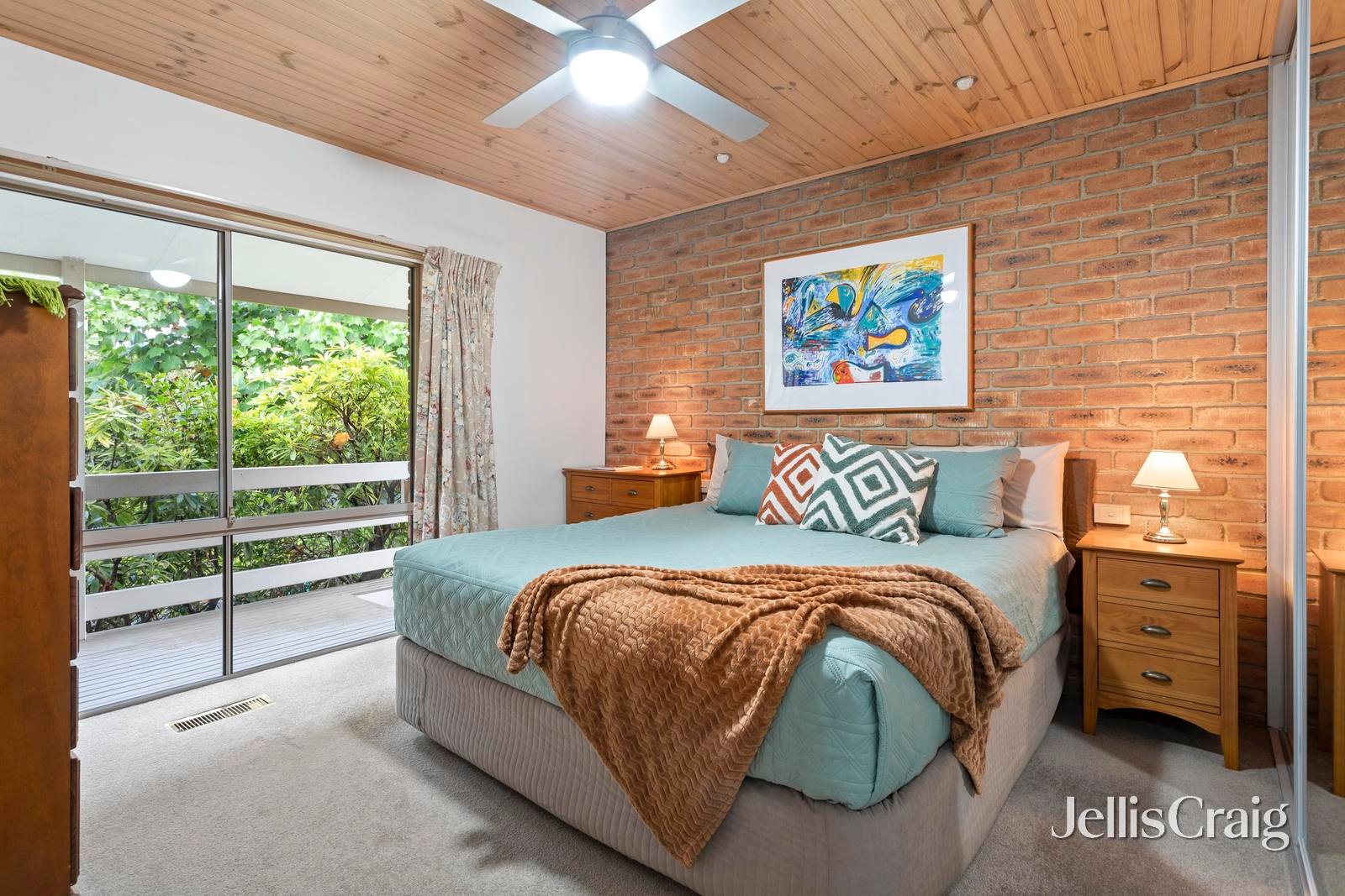 1 Midhurst Road, Croydon image 6