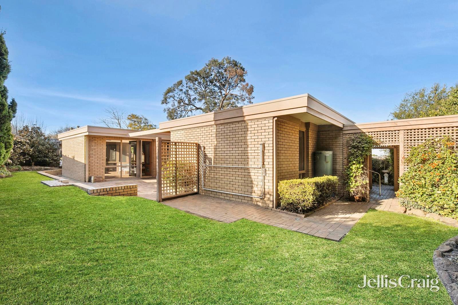 1 Milford Place, Belmont image 12
