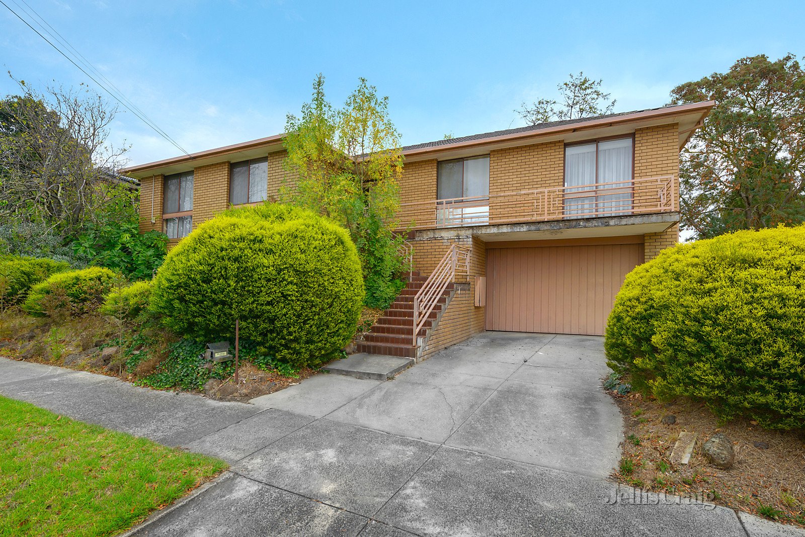 1 Mimosa Court, Doncaster East image 2