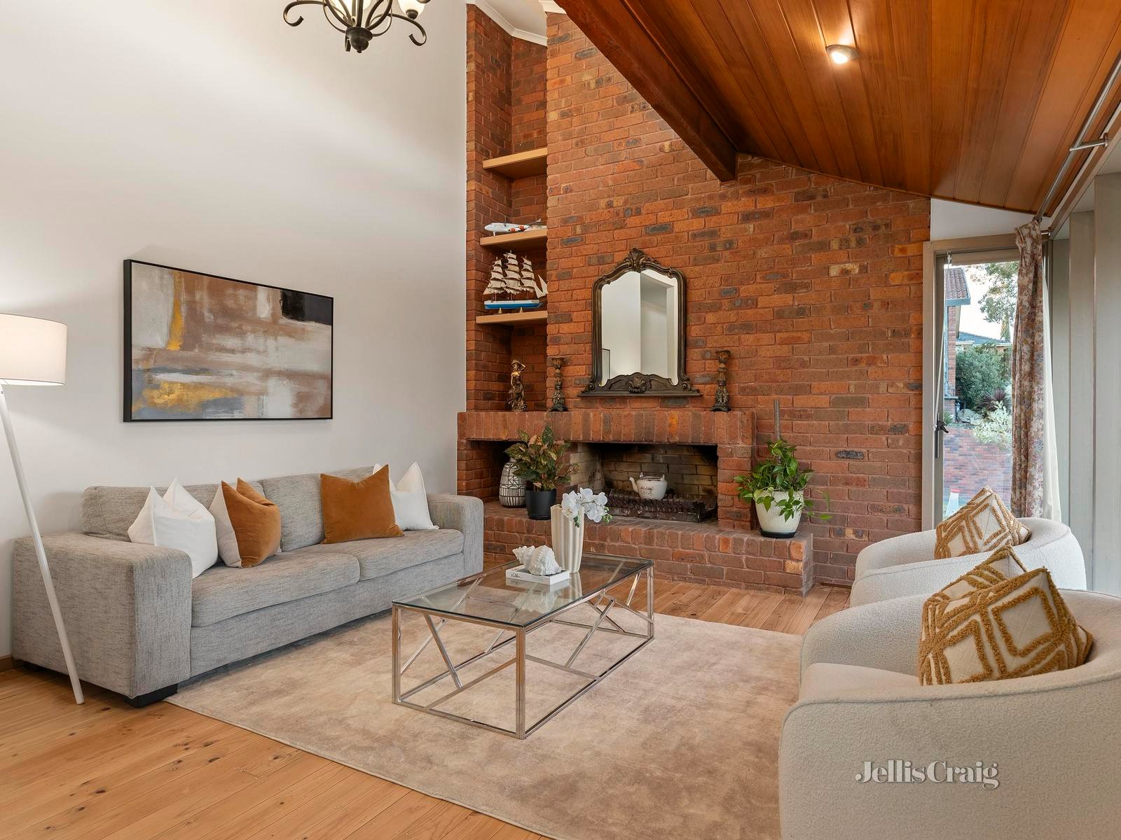 1 Miramar Court, Donvale image 2