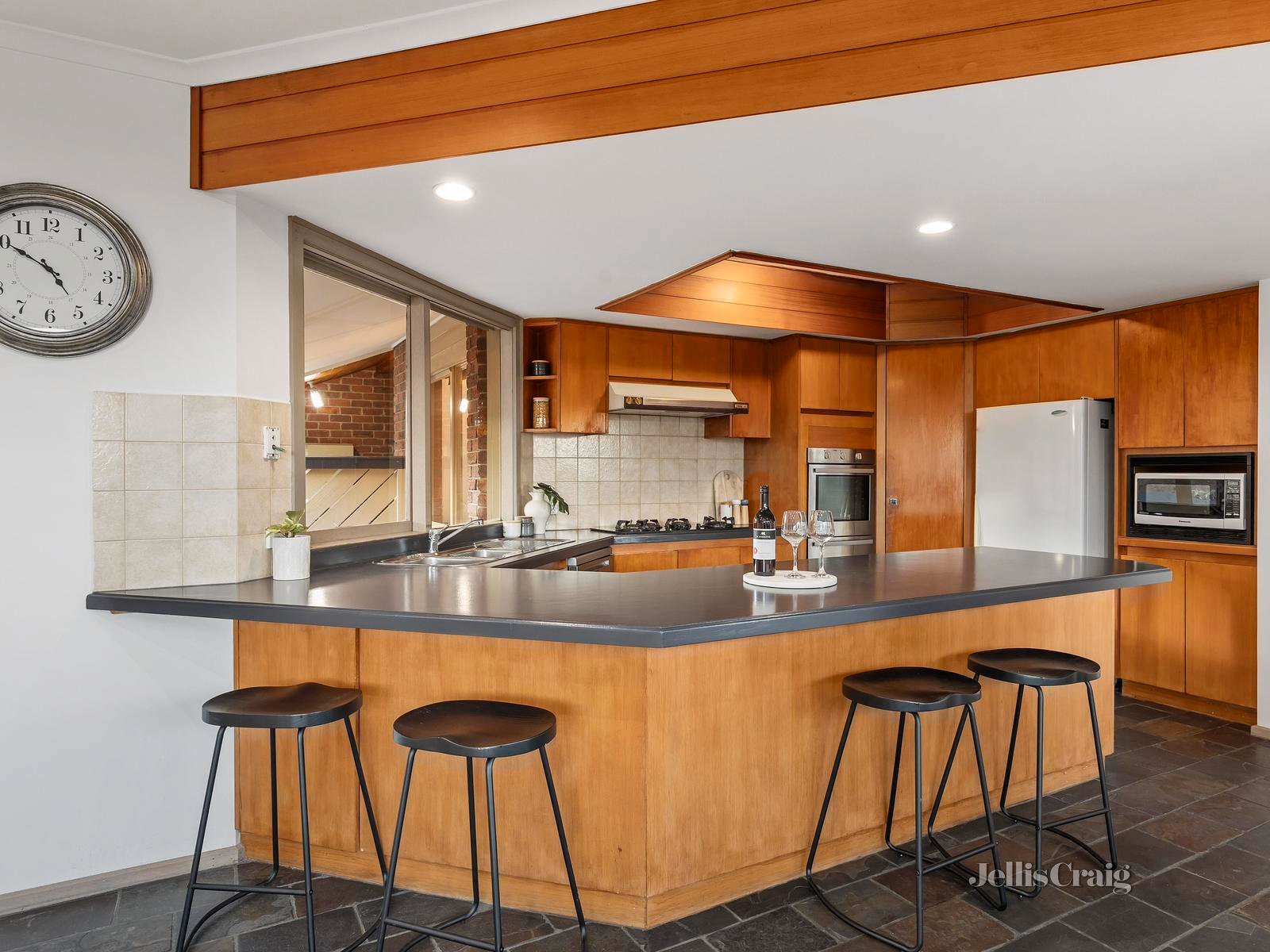 1 Miramar Court, Donvale image 4