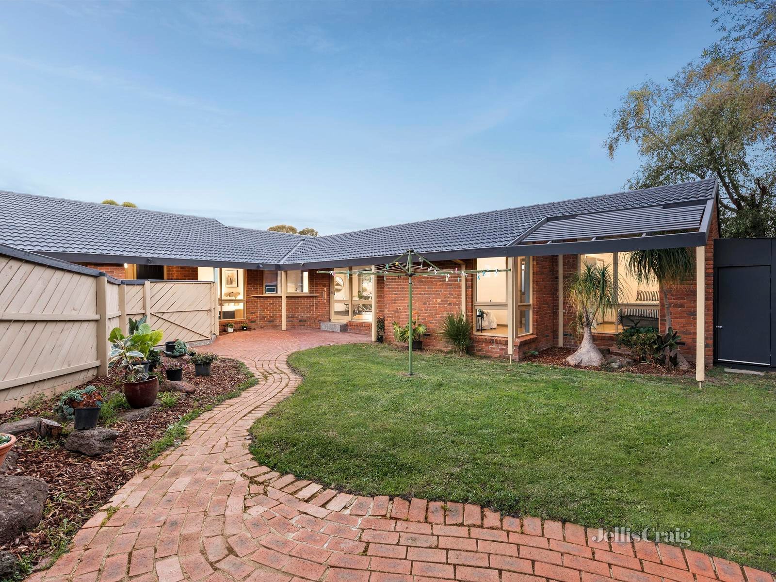 1 Miramar Court, Donvale image 15