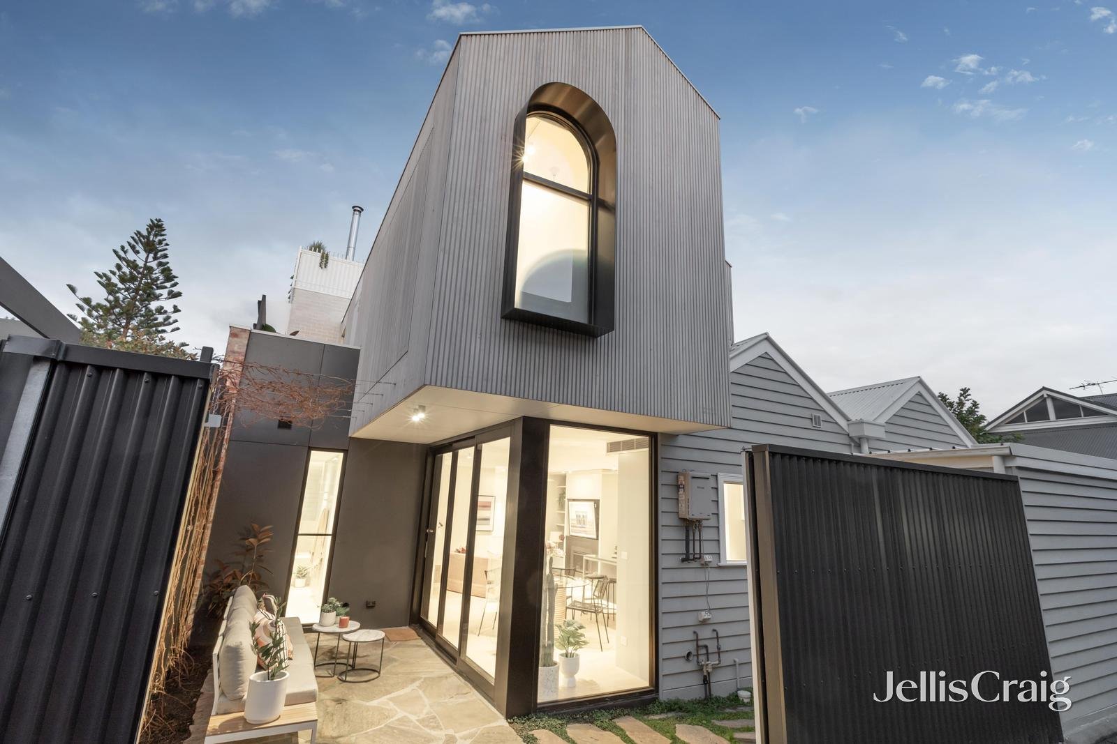 1 Montgomery Street, Richmond image 6