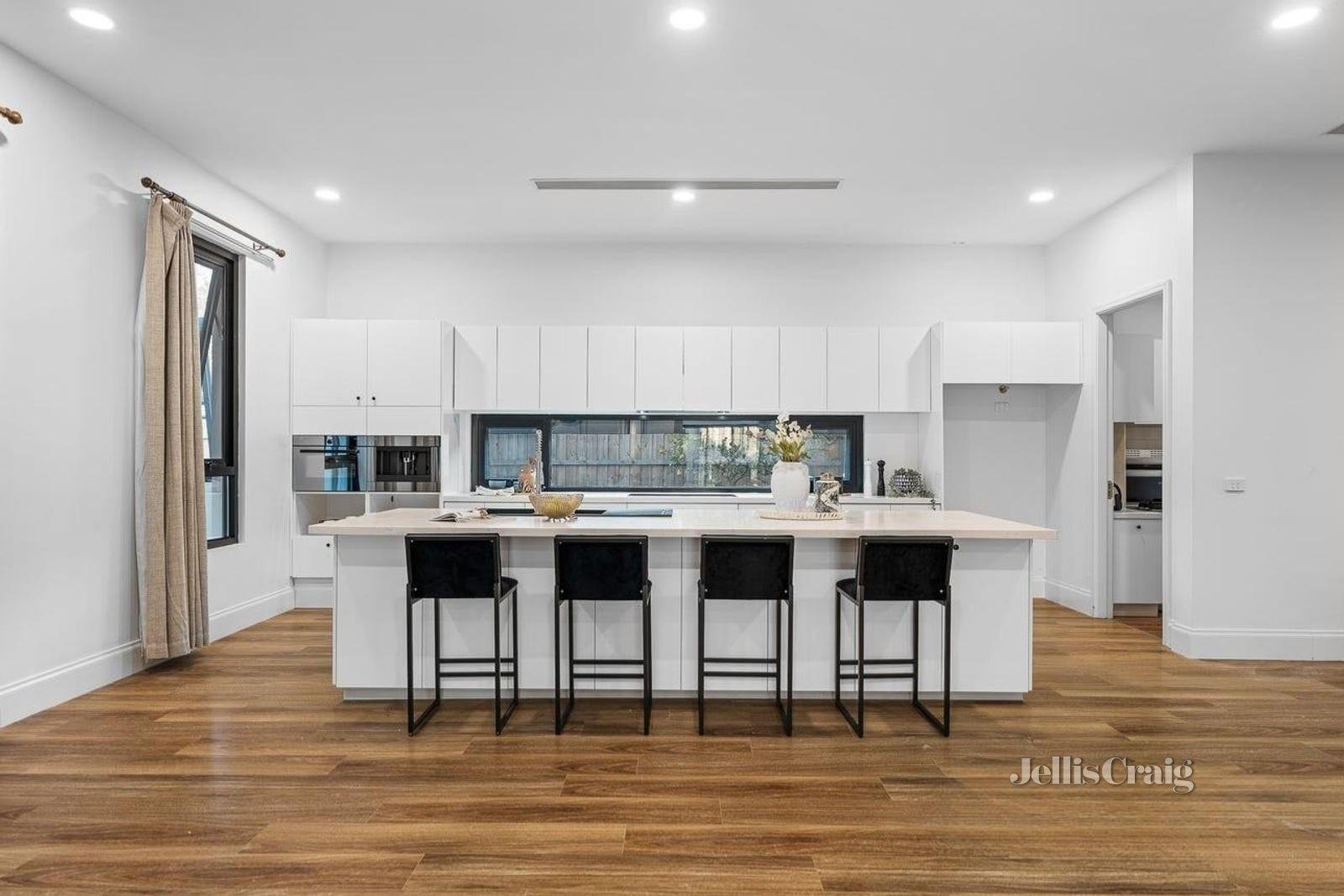 1 Montie Court, Glen Waverley image 3