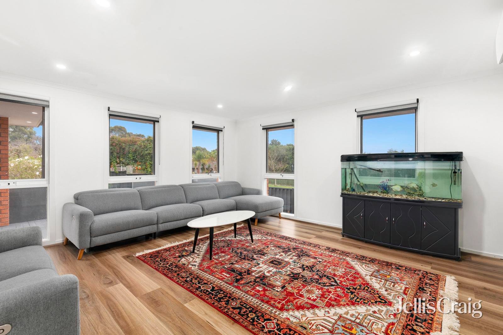 1 Murray Crescent, Rowville image 6