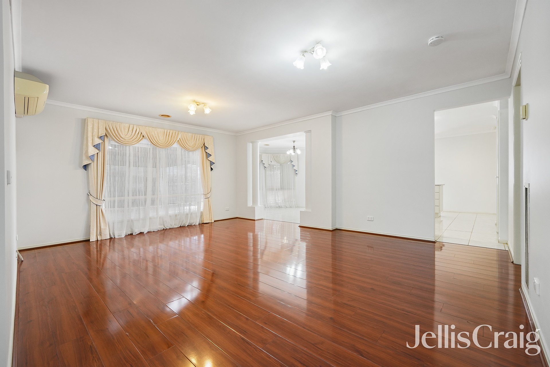 1 Murtoa Place, Cranbourne West image 2