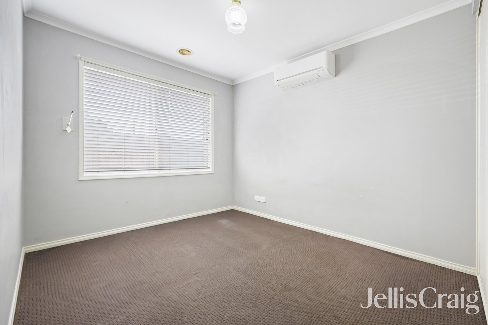 1 Murtoa Place, Cranbourne West image 6