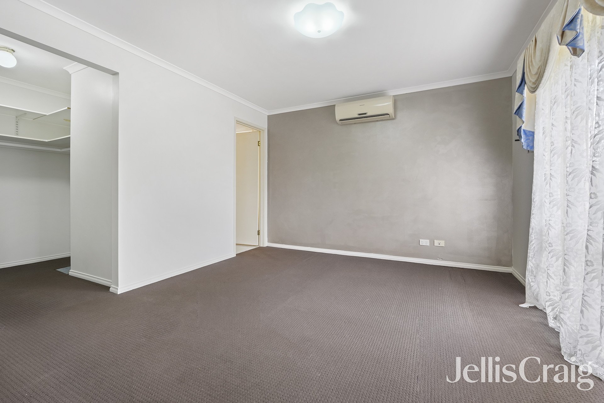 1 Murtoa Place, Cranbourne West image 5