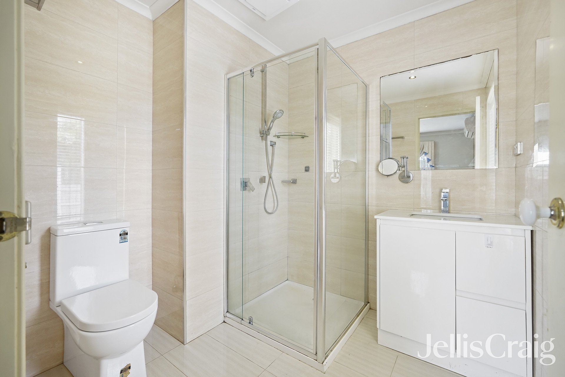 1 Murtoa Place, Cranbourne West image 8