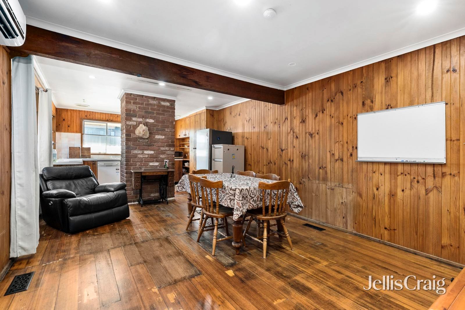 1 Narla Court, Glen&nbsp;Waverley image 2