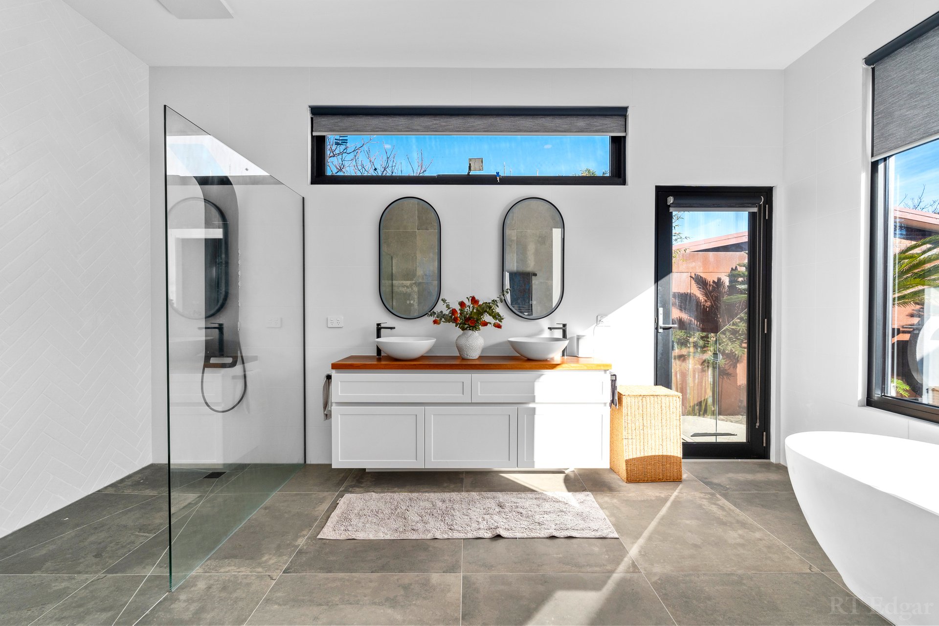Property Gallery Thumbnail 17