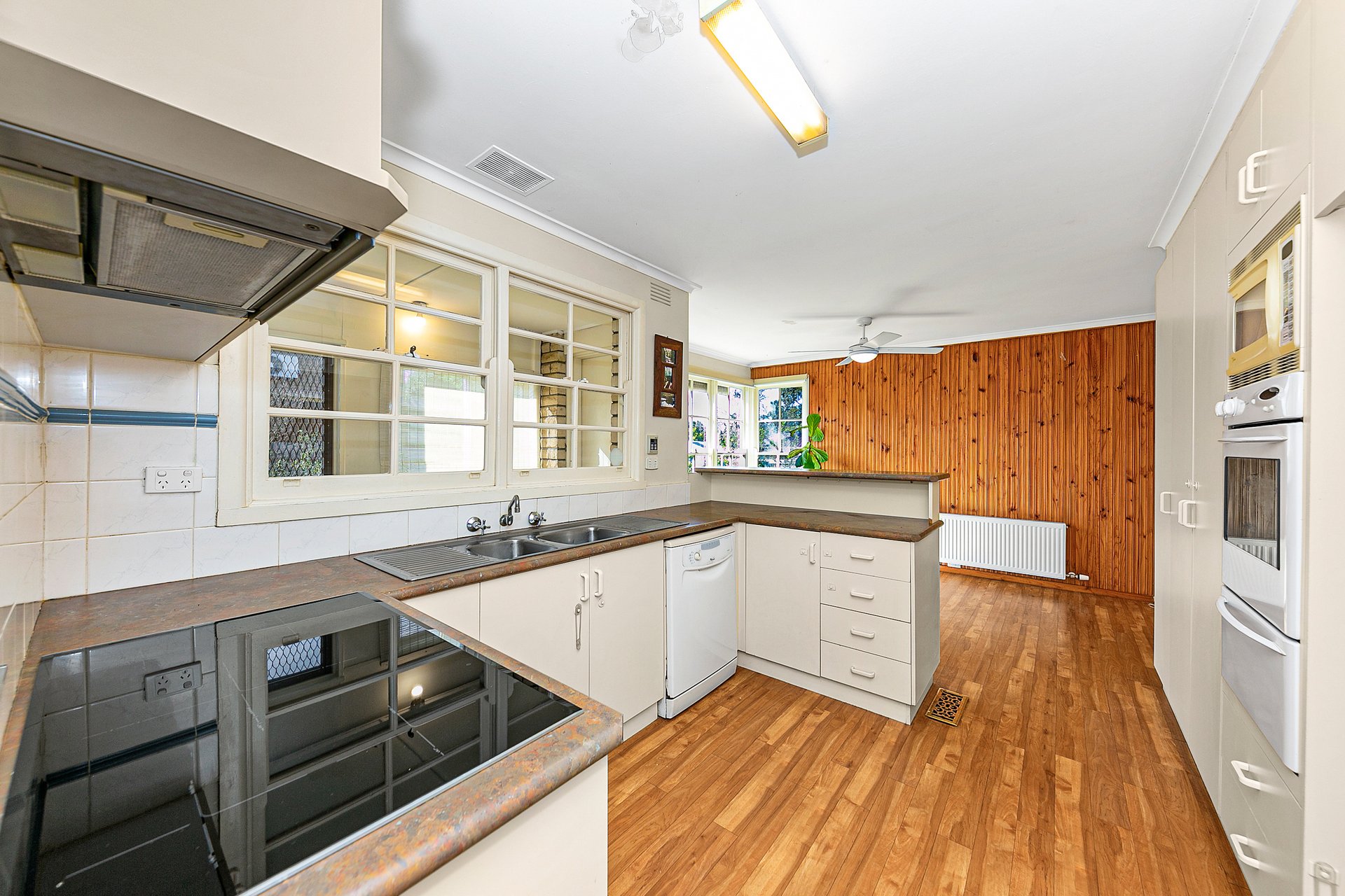 1 Nevana Street, Scoresby image 3