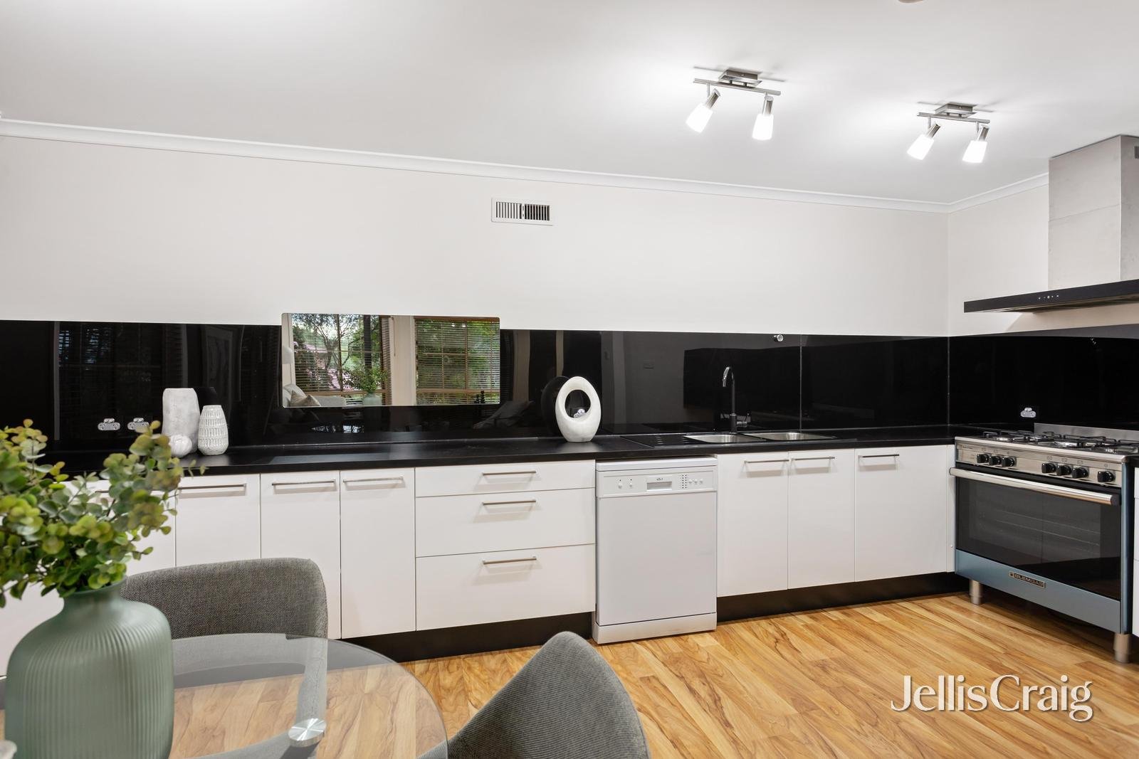 1 Oban Woods, Ringwood North image 12