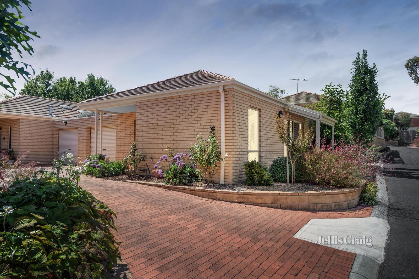 1 Oldstead Road, Greensborough image 1