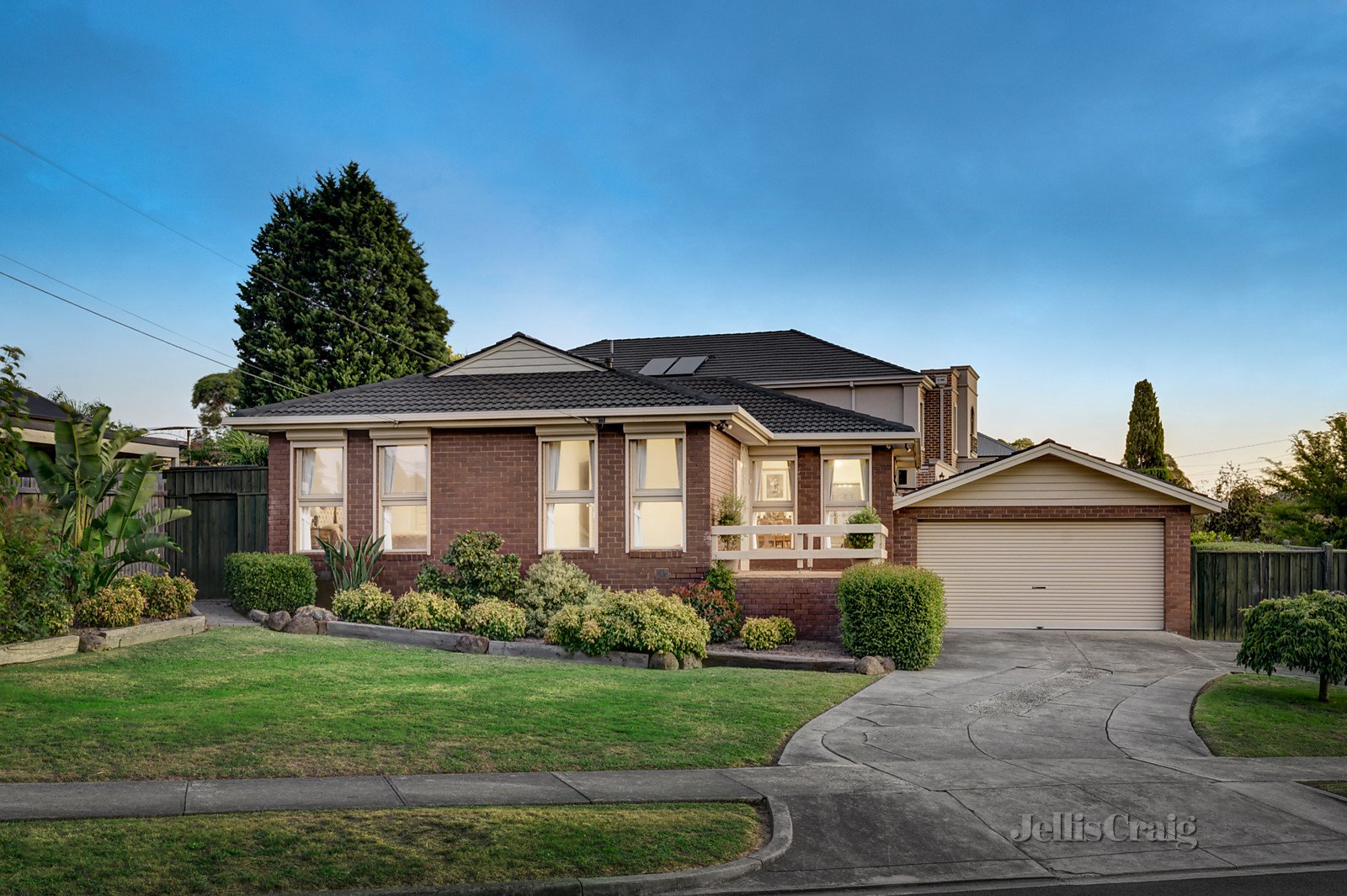 1 Olron Rise, Doncaster East image 1