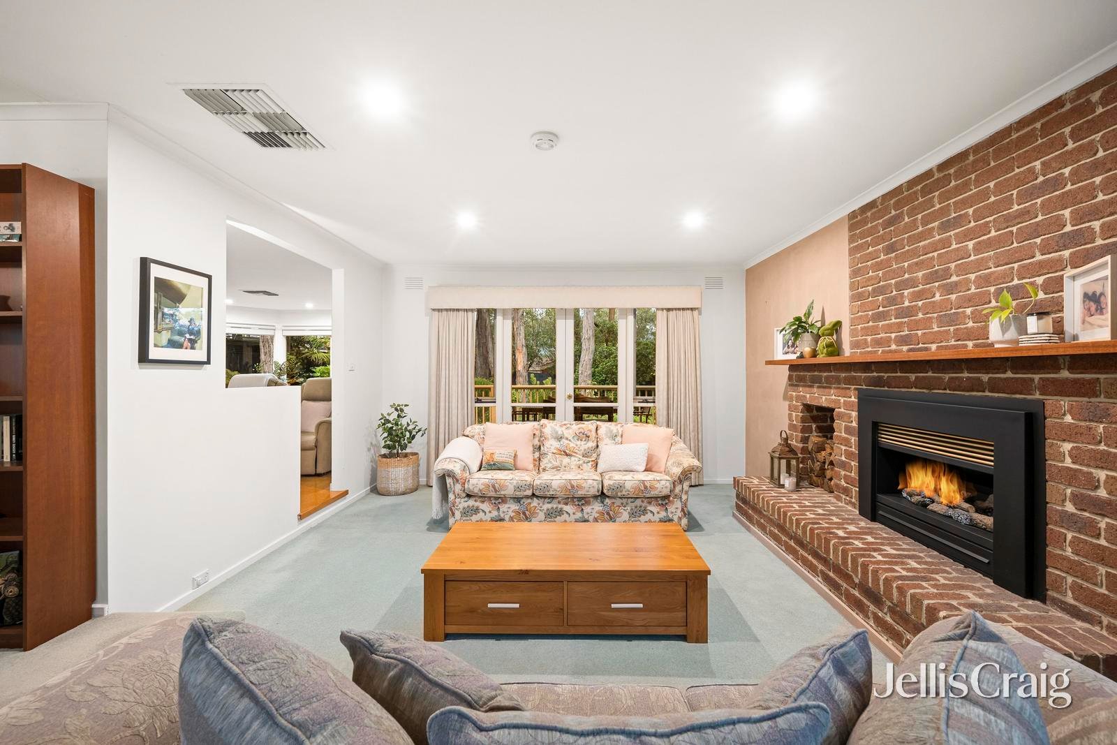 1 Pardin Court, Bayswater North image 2