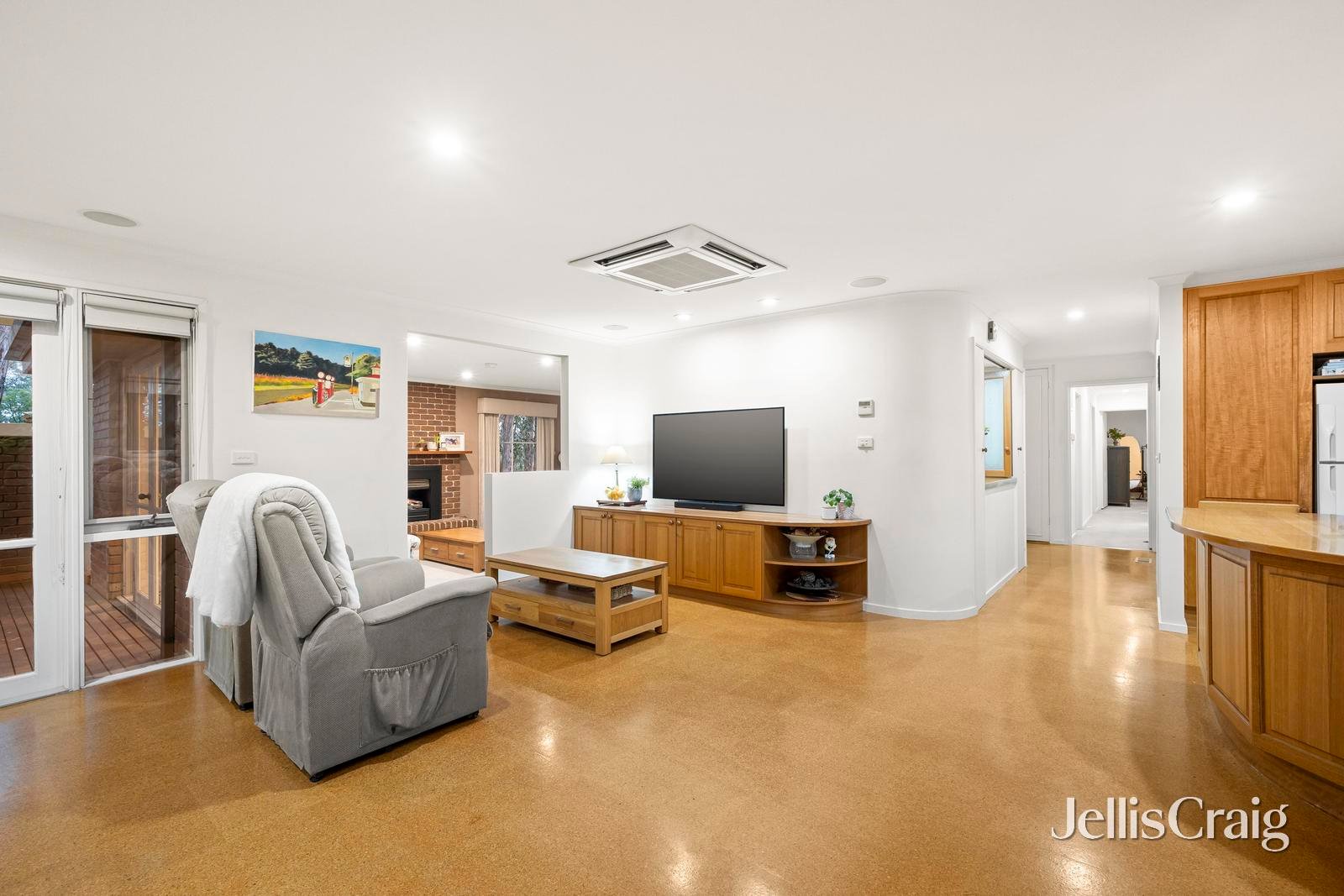 1 Pardin Court, Bayswater North image 3