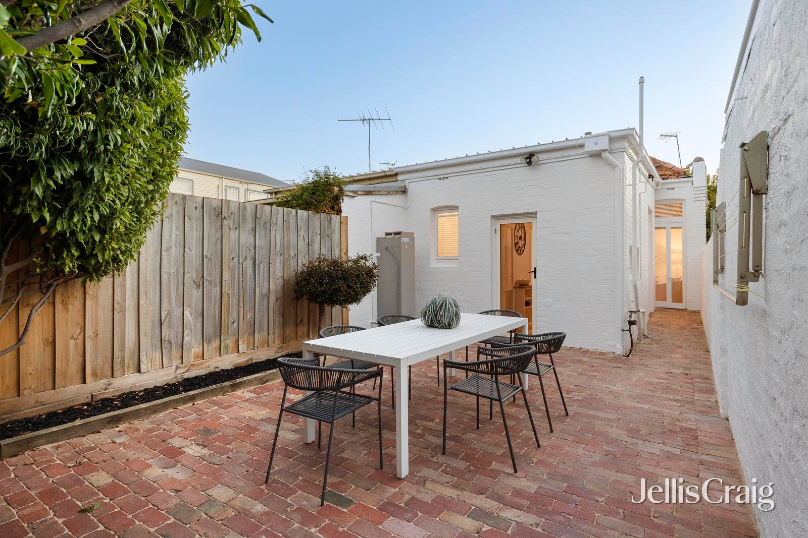 1 Park Road, Middle&nbsp;Park image 9