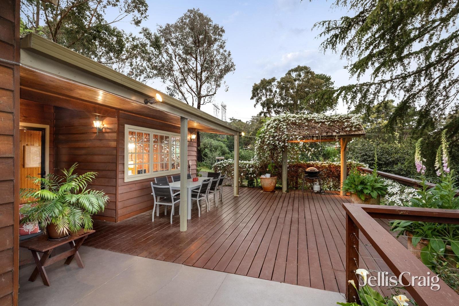 1 Parsons Road, Eltham image 3
