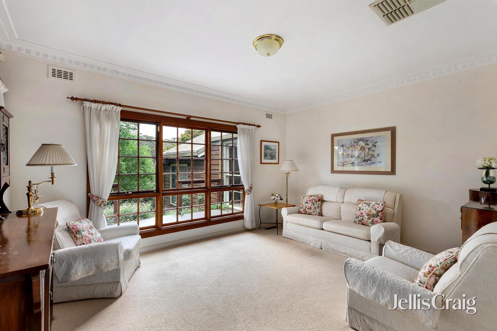 1 Parsons Road, Eltham image 4