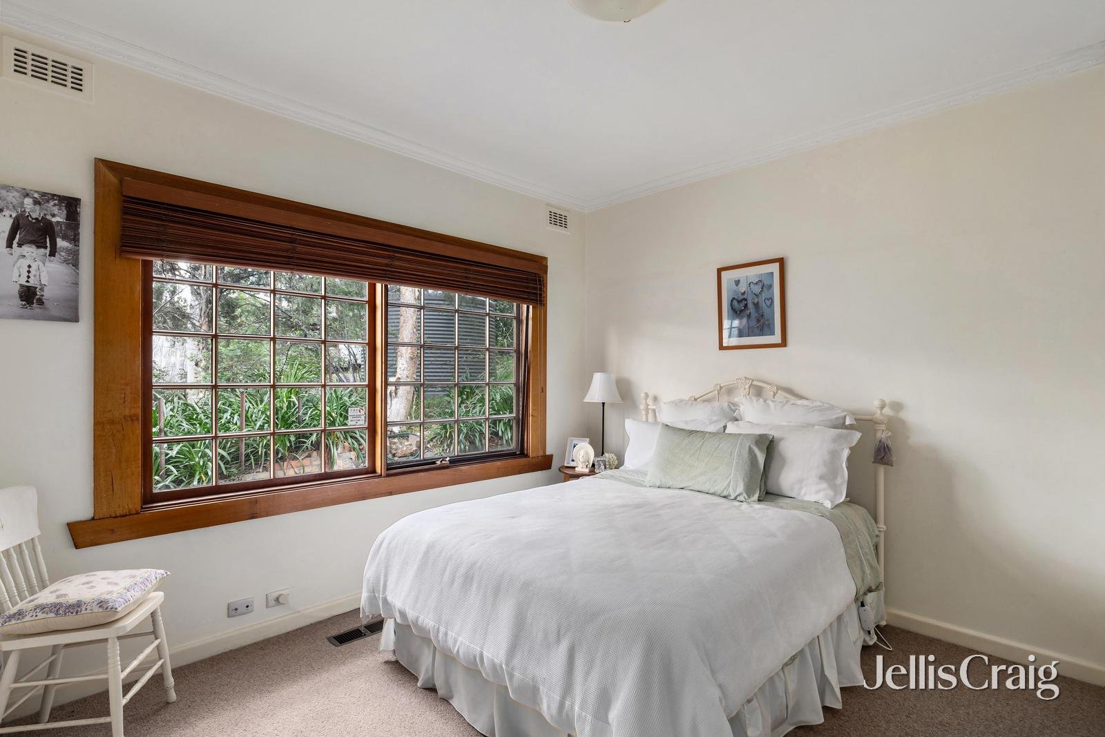 1 Parsons Road, Eltham image 13