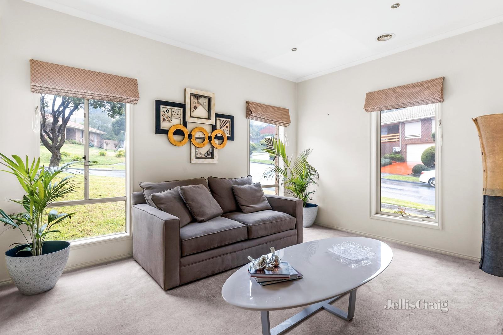 1 Peachwood Rise, Doncaster East image 3