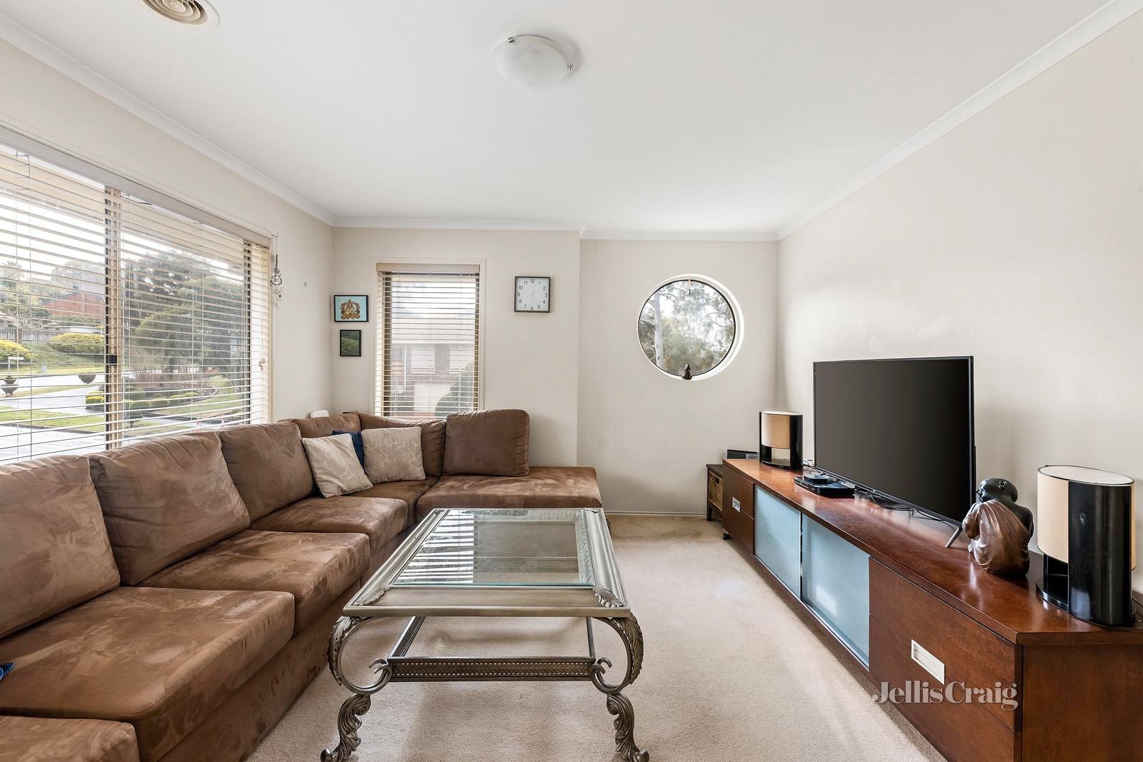 1 Peachwood Rise, Doncaster East image 10