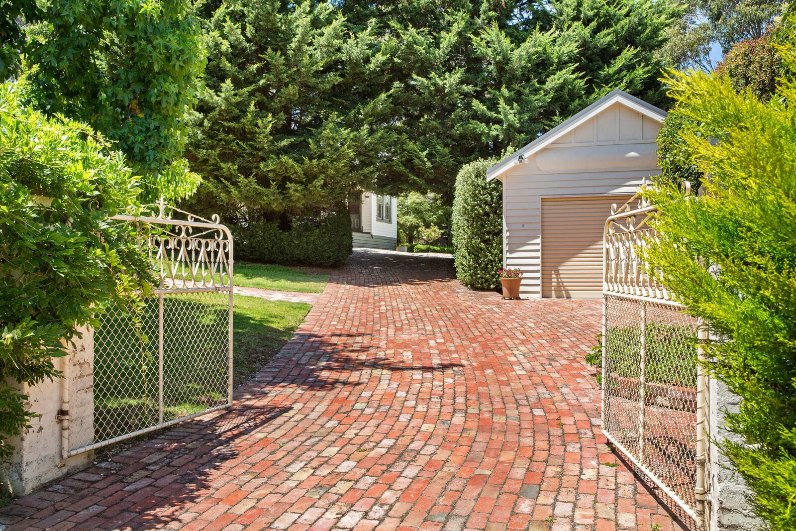 Property Gallery Thumbnail 10