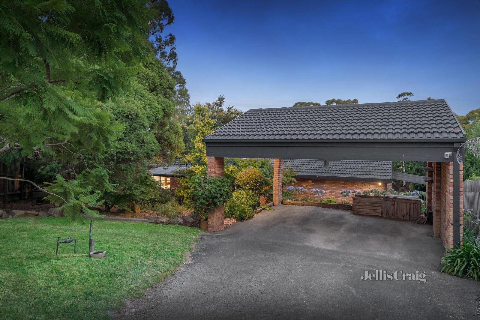 1 Pensby Court, Ringwood image 2