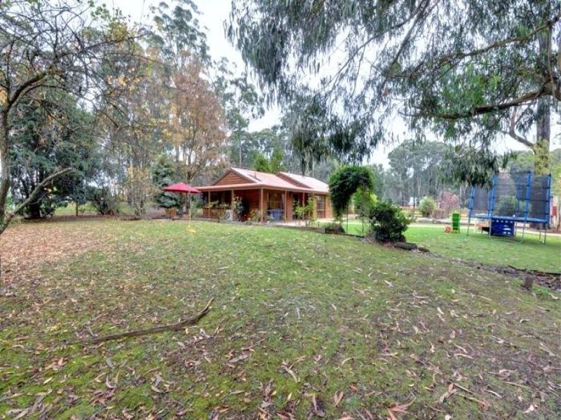 1 PEREGRINE Drive, Kinglake West image 2