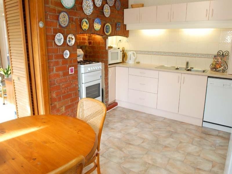 1 Peverill Street, Balwyn image 5