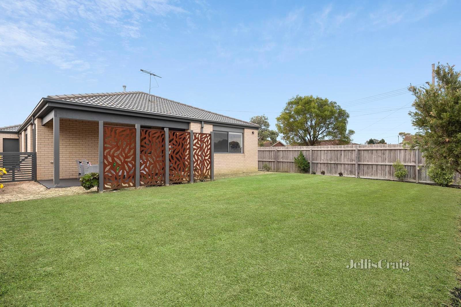 1 Phalaris Park Drive, Lovely Banks image 14