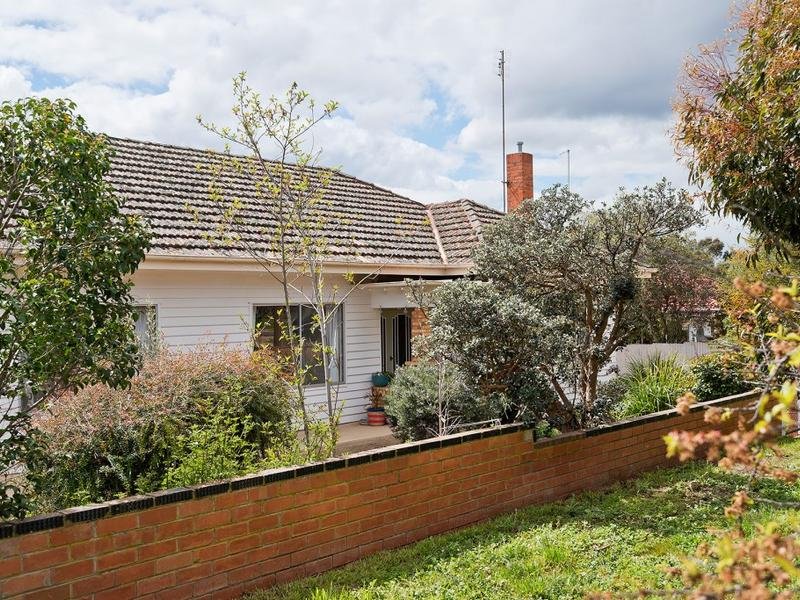 1 Pleasant Street, Castlemaine image 1