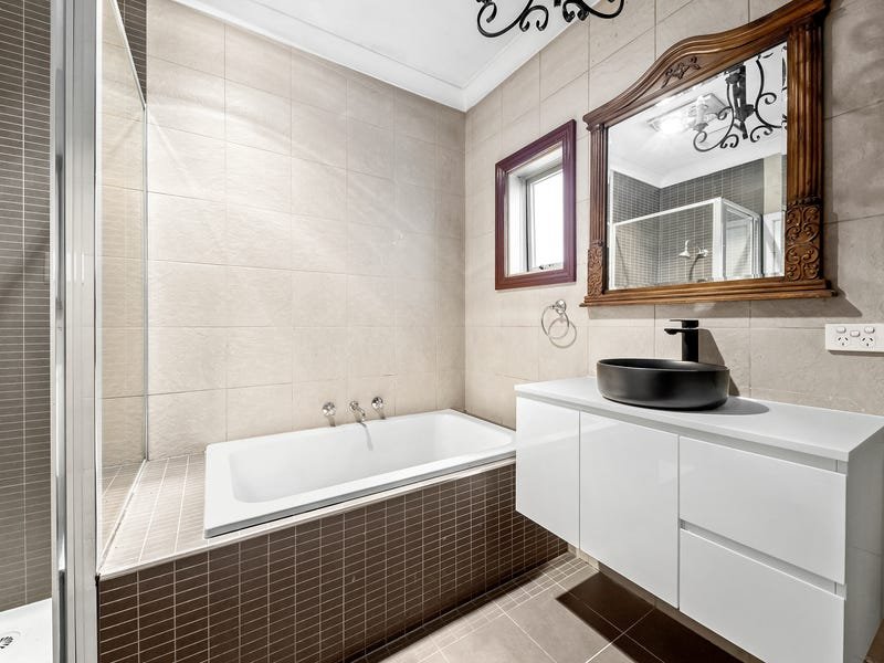 Property Gallery Thumbnail 11