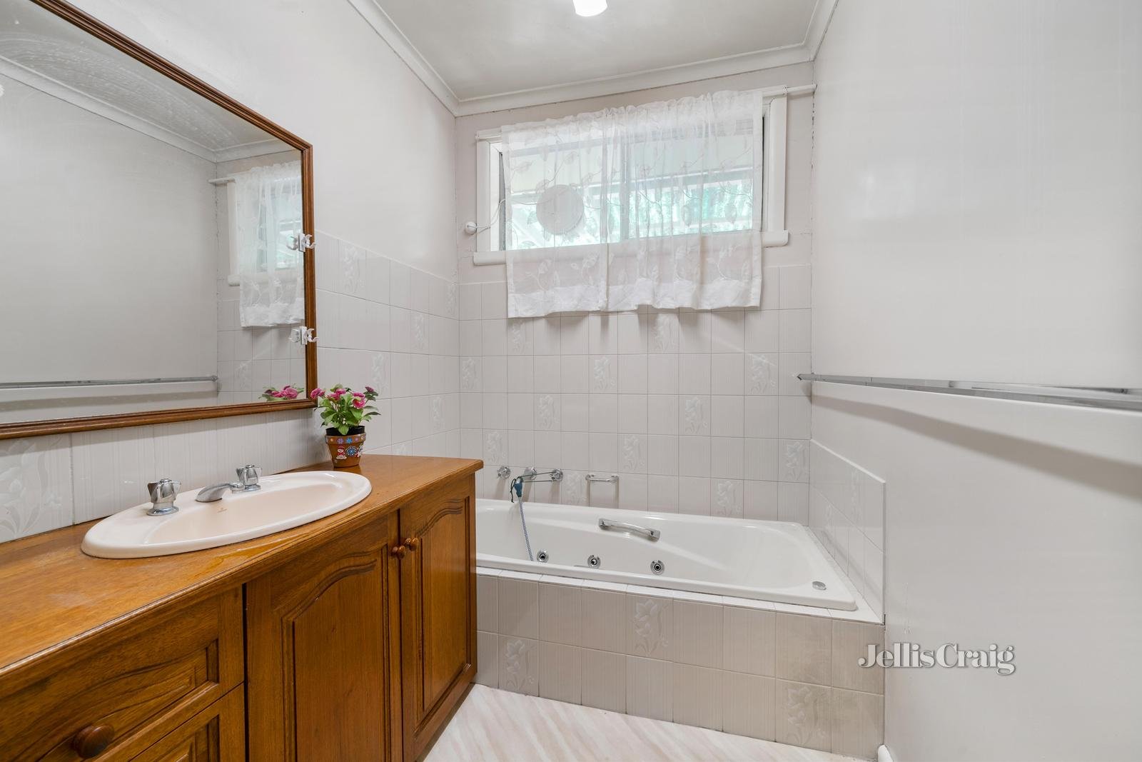 1 Railway Parade North, Glen Waverley image 9