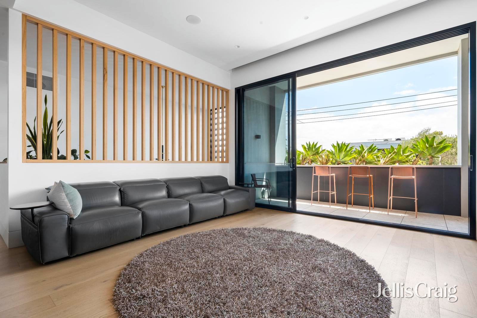 1 Rainsford Street, Elwood image 3