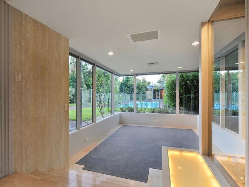1 Rangeview Grove, Balwyn North image 4