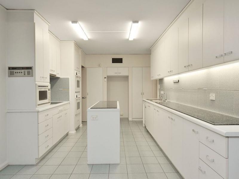 1 Rangeview Grove, Balwyn North image 5