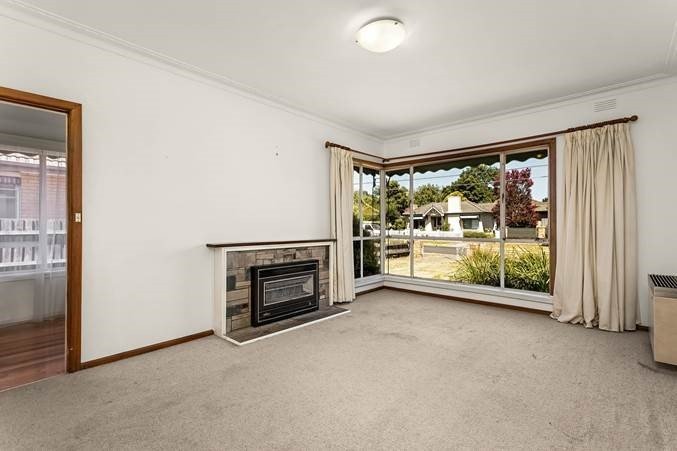 1 Rhonda Court, Moorabbin image 2