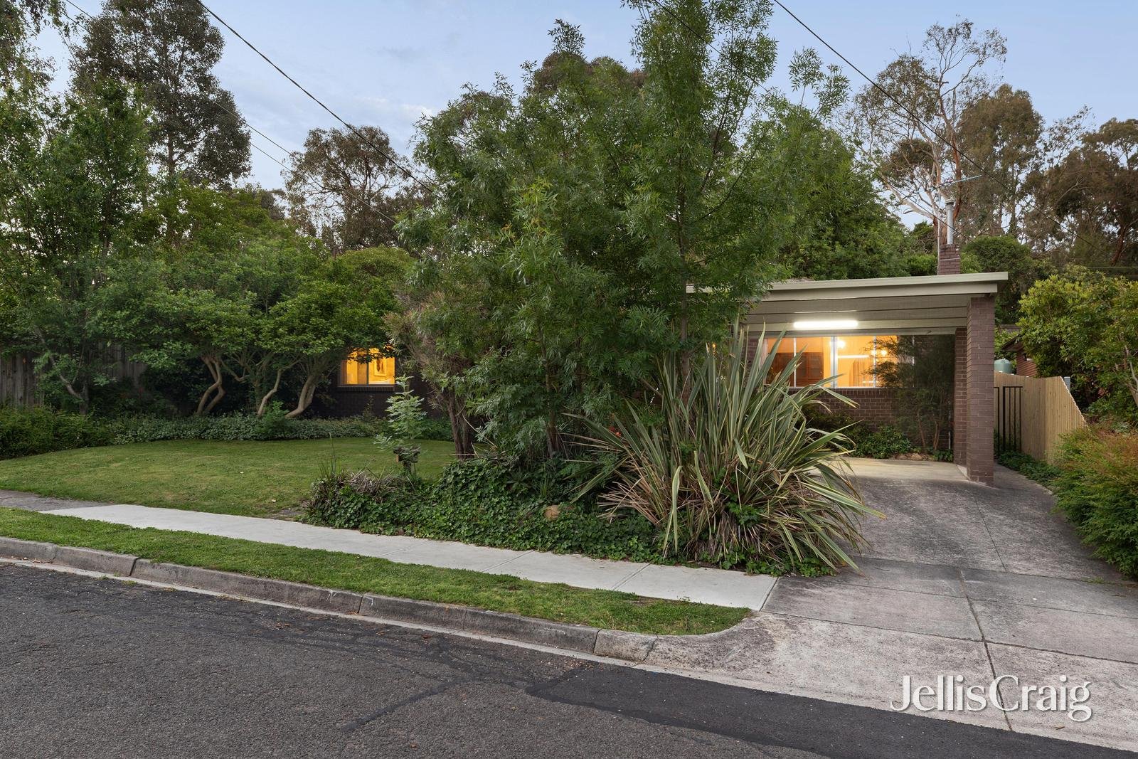 1 Robert Street, Montmorency image 1