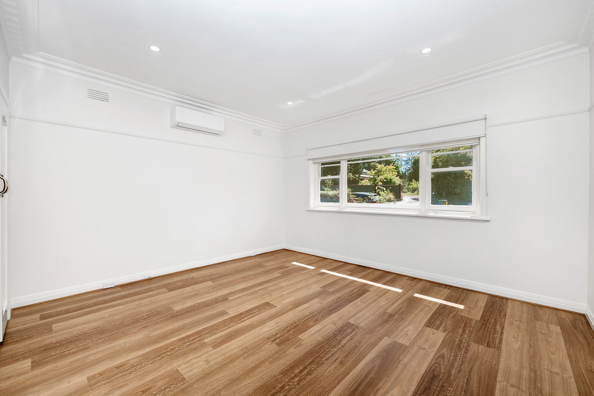 Property Gallery Thumbnail 5