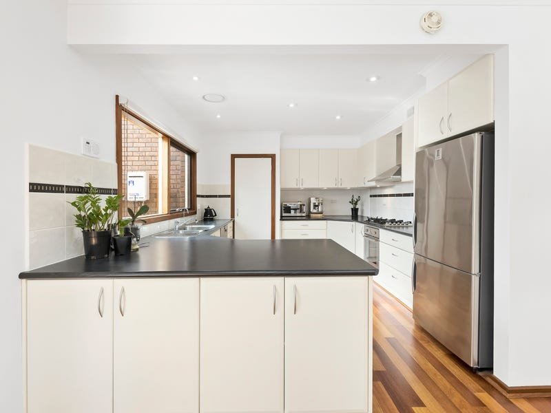 Property Gallery Thumbnail 6