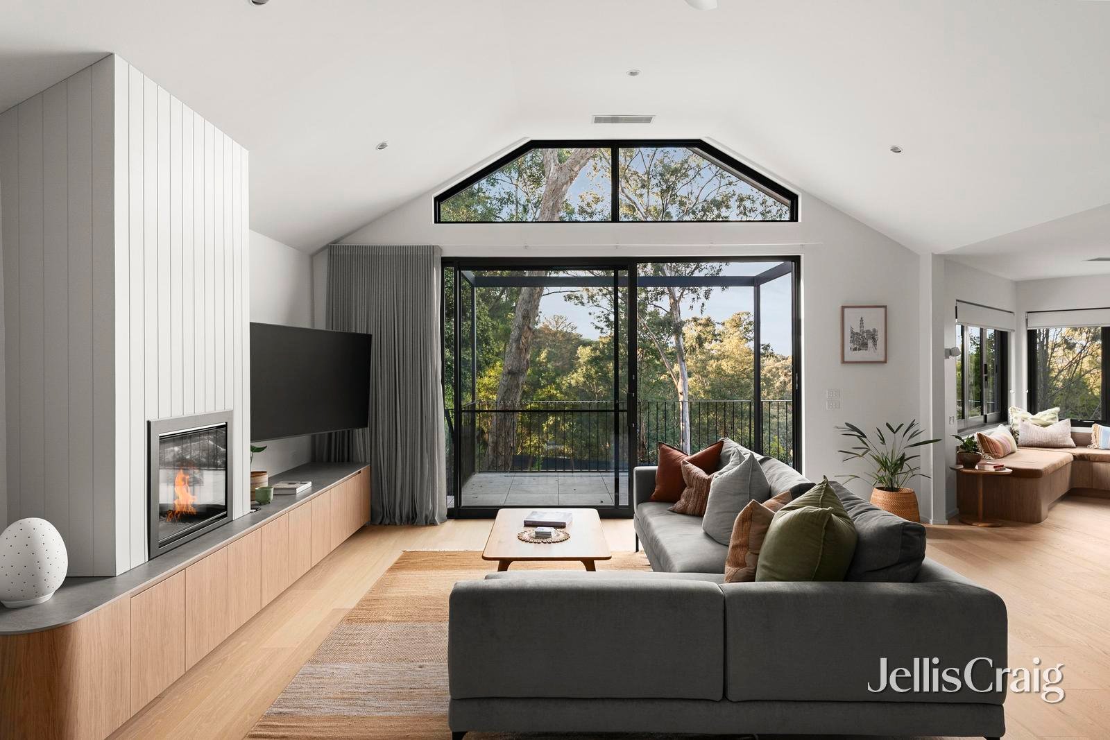 1 Sandra Avenue, Eltham image 5