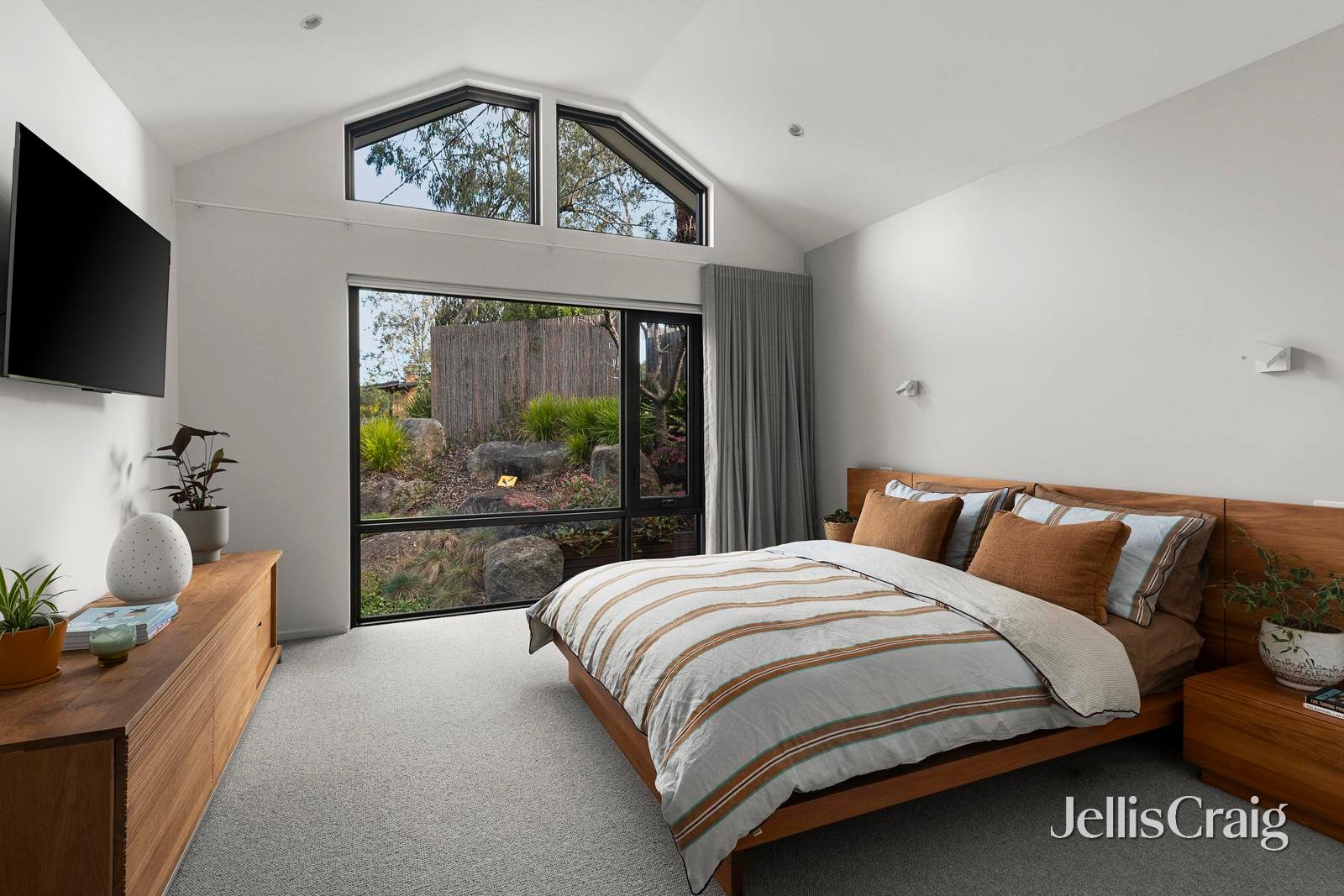1 Sandra Avenue, Eltham image 11