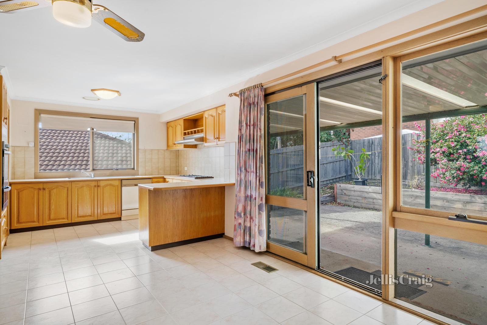 1 Selsdon Court, Greensborough image 2