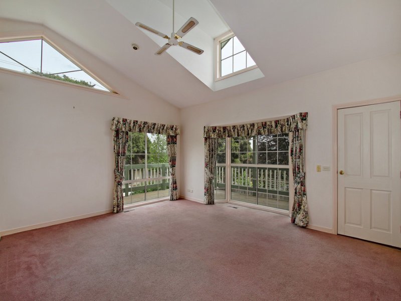 1 Shadowplay Road, Mooroolbark image 6